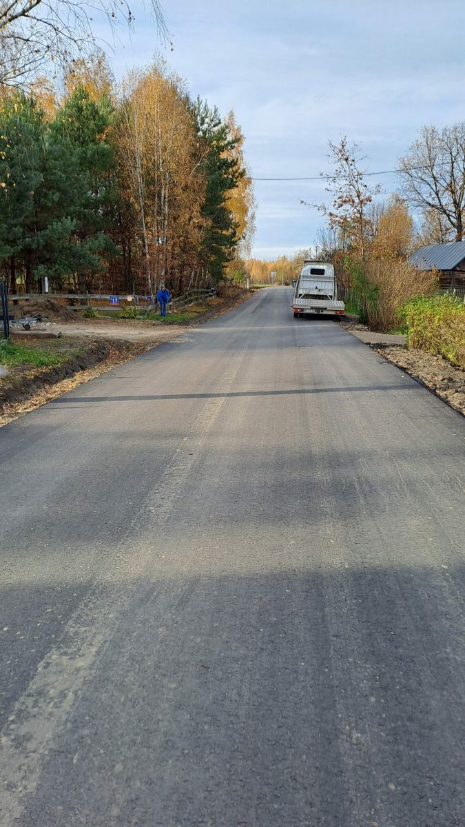 Trwają prace związane z realizacją zadania pn. „Przebudowa drogi gminnej (ul. Wesoła) w miejscowości Leontyna oraz remont drogi gminnej (ul. Spokojna) w miejscowości Jakubów, gmina Jakubów”, które współfinansowane jest ze środków Województwa Mazowieckiego jest w ramach Instrumentu wsparcia zadań ważnych dla równomiernego rozwoju województwa mazowieckiego.