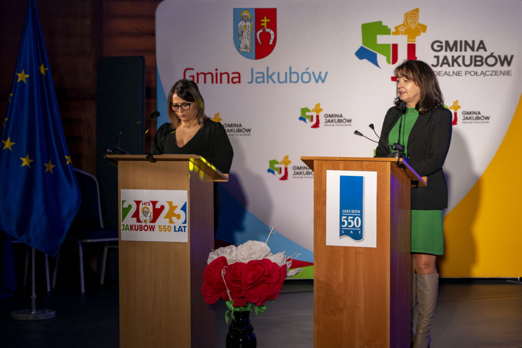 Uroczyste podsumowanie Roku Jubileuszowego 550-lecia powstania parafii i miejscowości Jakubów, odbyło się 4 grudnia 2023 roku w hali sportowej Szkoły Podstawowej w Jakubowie.